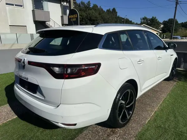 Renault Mégane Sport Tourer 2017 - 9900 EUR, 190000 km - AUTO.MOTO.pt - 190000km - foto 9 de 60