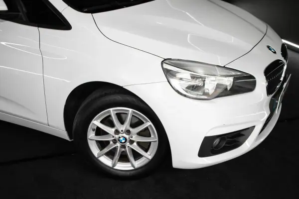 BMW 216 Gran Tourer 2015 — foto 3 de 13