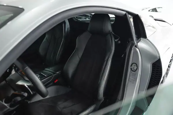 Audi R8 Coupé 2016 - 129950 EUR, 87000 km - AUTO.MOTO.pt - 87000km - foto 30 de 51