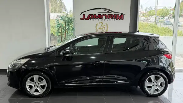 Renault Clio 2014 - 7900 EUR, 161121 km - AUTO.MOTO.pt - 161121km - foto 6 de 23
