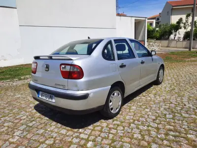 SEAT Cordoba 2001 - 2900 EUR, 206805 km - AUTO.MOTO.pt - 206805km - foto 3 de 12