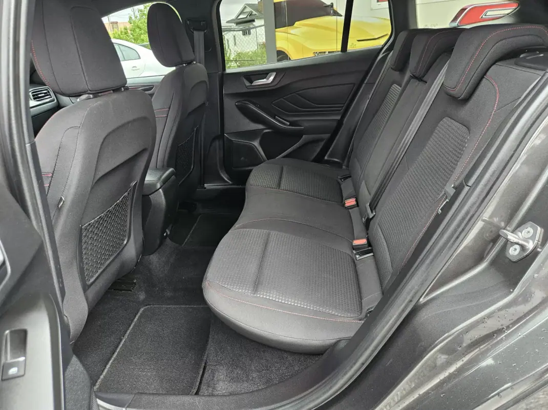 Ford Focus SW 2021 - 17800 EUR, 91100 km - AUTO.MOTO.pt - 91100km - foto 18 de 66