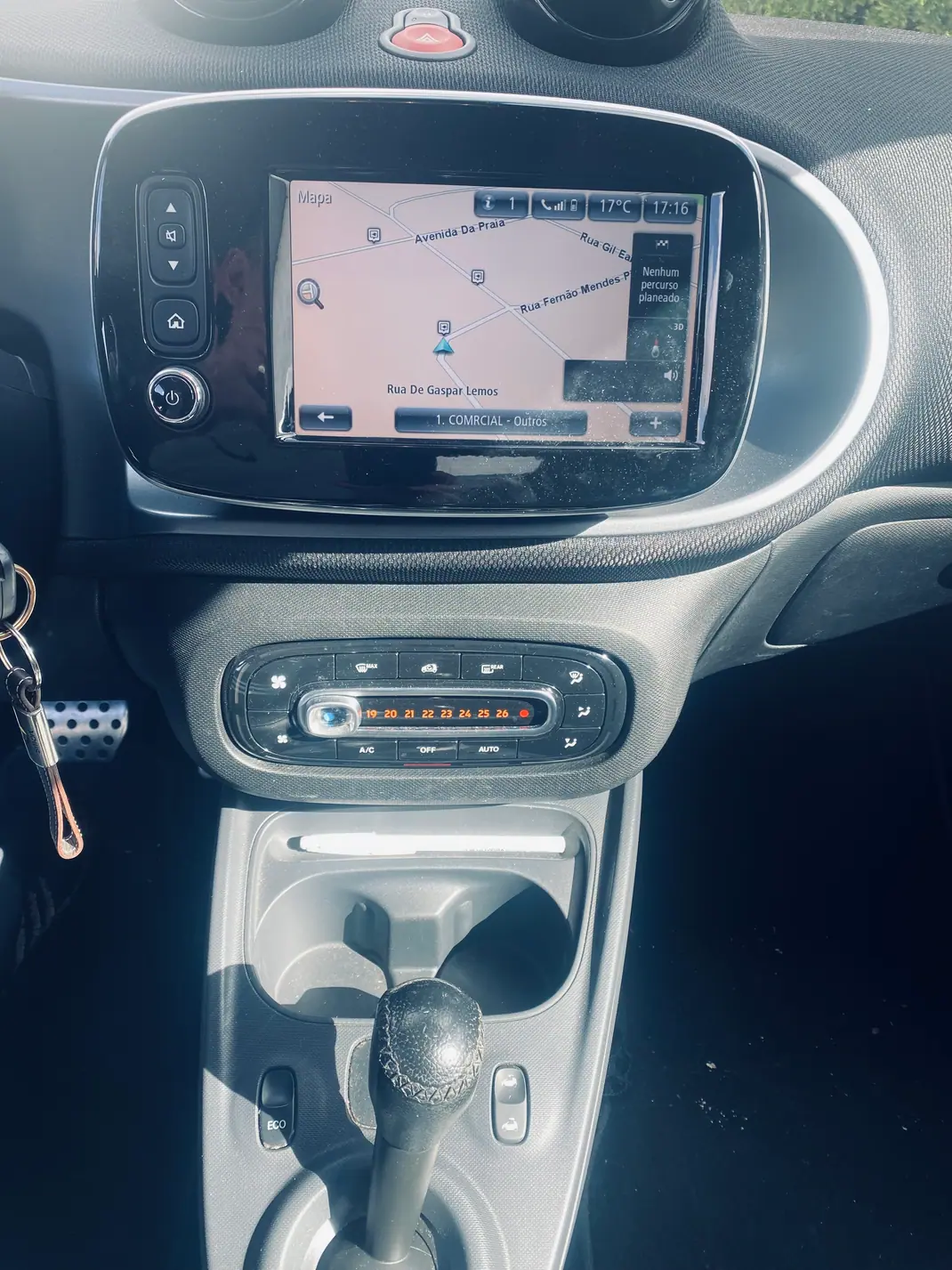 Smart Fortwo Cabrio 2019 - 9000 EUR, 150000 km - AUTO.MOTO.pt - 150000km - foto 14 de 15