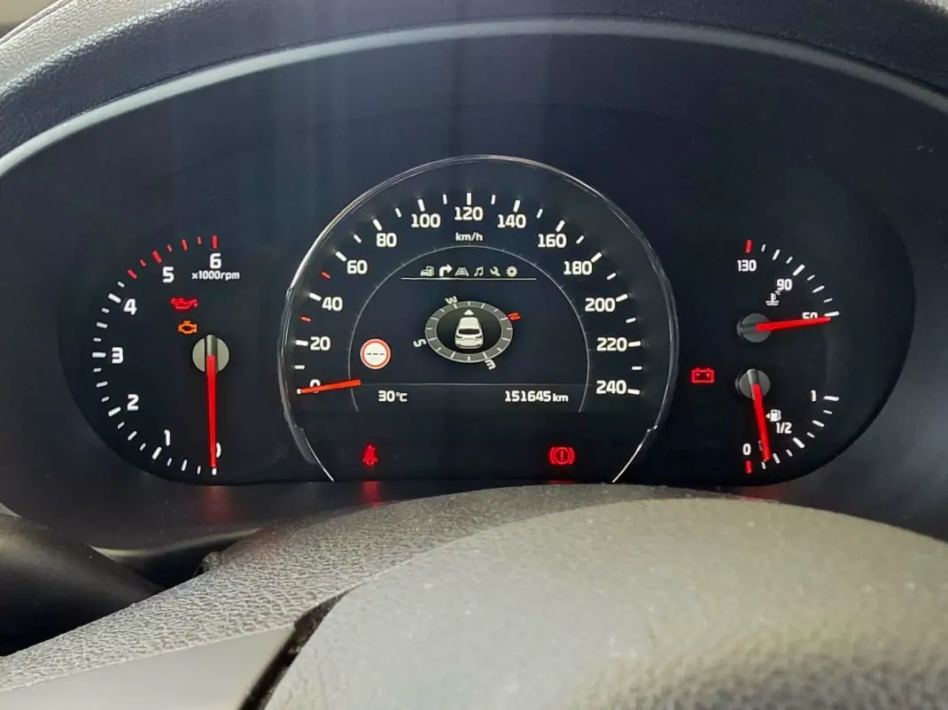 Kia Sorento 2017 - 17990 EUR, 151645 km - 151645km - foto 12 de 34