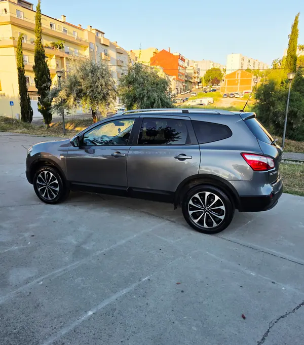 Nissan Qashqai +2 2012 - 7500 EUR, 227000 km - 227000km - foto 8 de 12