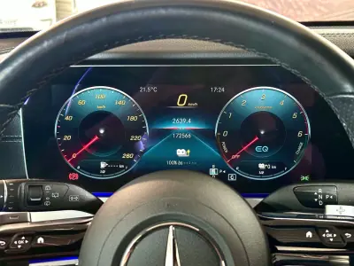 Mercedes-Benz E 300 2021 - 37900 EUR, 172566 km - AUTO.MOTO.pt - 172566km - foto 24 de 36