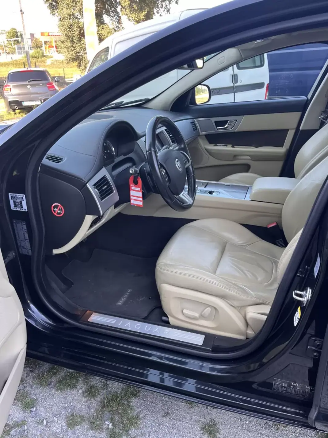 Jaguar XF Sportbrake 2013 - 15999 EUR, 245000 km - 245000km - foto 11 de 32