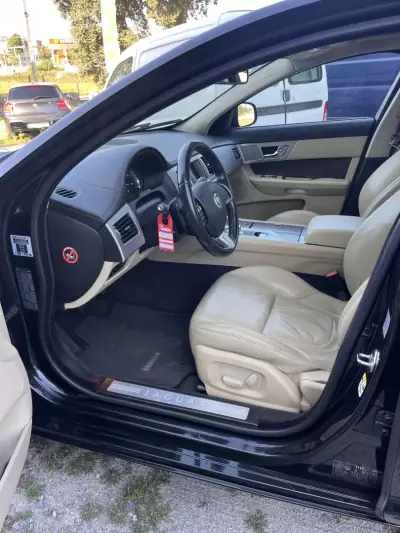 Jaguar XF Sportbrake 2013 - 15999 EUR, 245000 km - 245000km - foto 11 de 32
