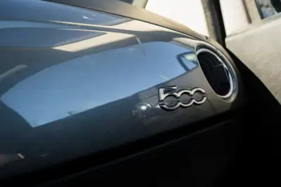 Fiat 500 2020 - 9999 EUR, 89000 km - AUTO.MOTO.pt - 89000km - foto 16 de 28