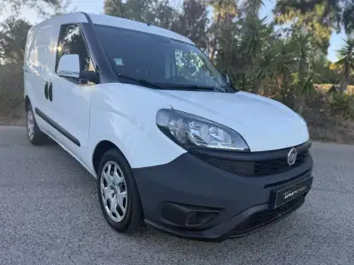 Fiat DOBLO 1.6 D CONTENTOR FRIGORIFICO ( FRIO PARQUE ) 2022 - 13699 EUR, 60000 km - AUTO.MOTO.pt - 60000km - foto 3 de 7
