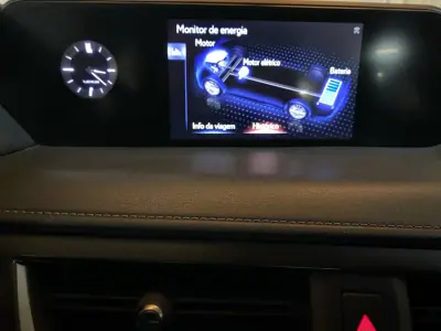 Lexus UX 250h 2021 - 22450 EUR, 142000 km - AUTO.MOTO.pt - 142000km - foto 12 de 20