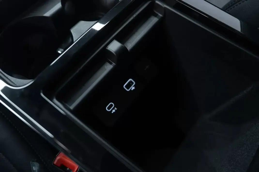 Land Rover Range Rover Evoque 2021 - 37950 EUR, 51000 km - AUTO.MOTO.pt - 51000km - foto 52 de 53