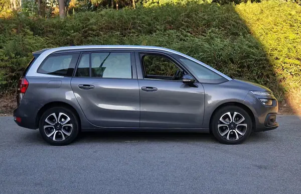 Citroën Grand C4 Spacetourer 2019 - 11000 EUR, 211100 km - AUTO.MOTO.pt - 211100km - foto 5 de 13