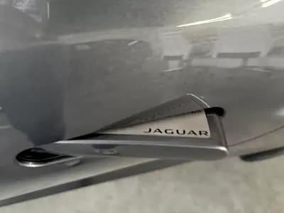 Jaguar F-Type 2018 - 46000 EUR, 64300 km - AUTO.MOTO.pt - 64300km - foto 25 de 135
