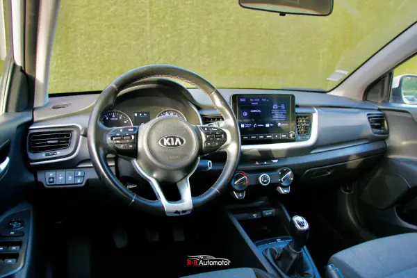 Kia Stonic 2021 - 13990 EUR, 128000 km - AUTO.MOTO.pt - 128000km - foto 3 de 29