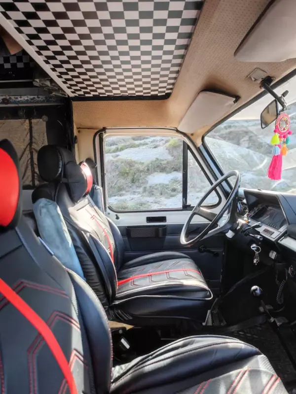 Ford Transit 1983 - 10750 EUR, 154798 km - AUTO.MOTO.pt - 154798km - foto 6 de 21