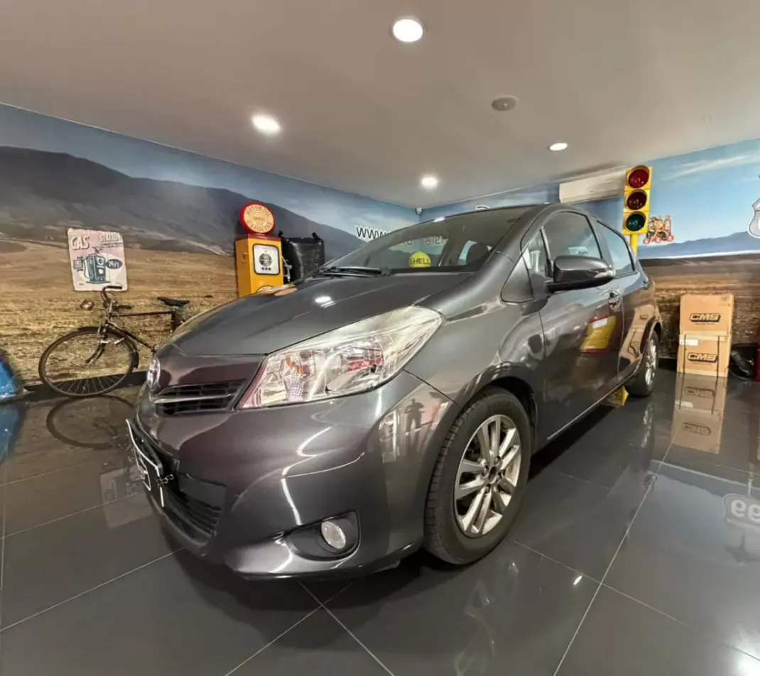 Toyota Yaris 2014 - 13500 EUR, 125000 km - AUTO.MOTO.pt - 125000km - foto 4 de 21