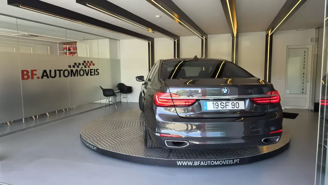 BMW 730 2016 - 29900 EUR, 188987 km - AUTO.MOTO.pt - 188987km - foto 16 de 69