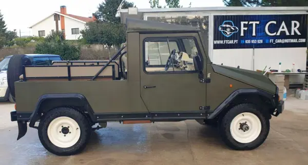 UMM Alter 2.5 D 4x4 Soft Top 8 lugares 1988 Diesel — 109 304 km UMM Alter 2.5 D 4x4 Soft Top 8 lugares 1988 Diesel
