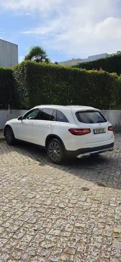 Mercedes-Benz GLC 250 2015 - 28000 EUR, 193000 km - AUTO.MOTO.pt - 193000km - foto 3 de 9