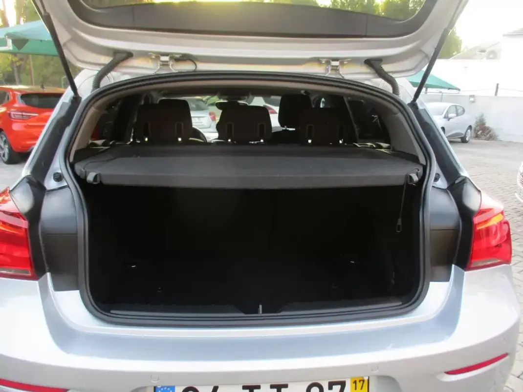 BMW 116 2017 - 14990 EUR, 140000 km - 140000km - foto 23 de 24