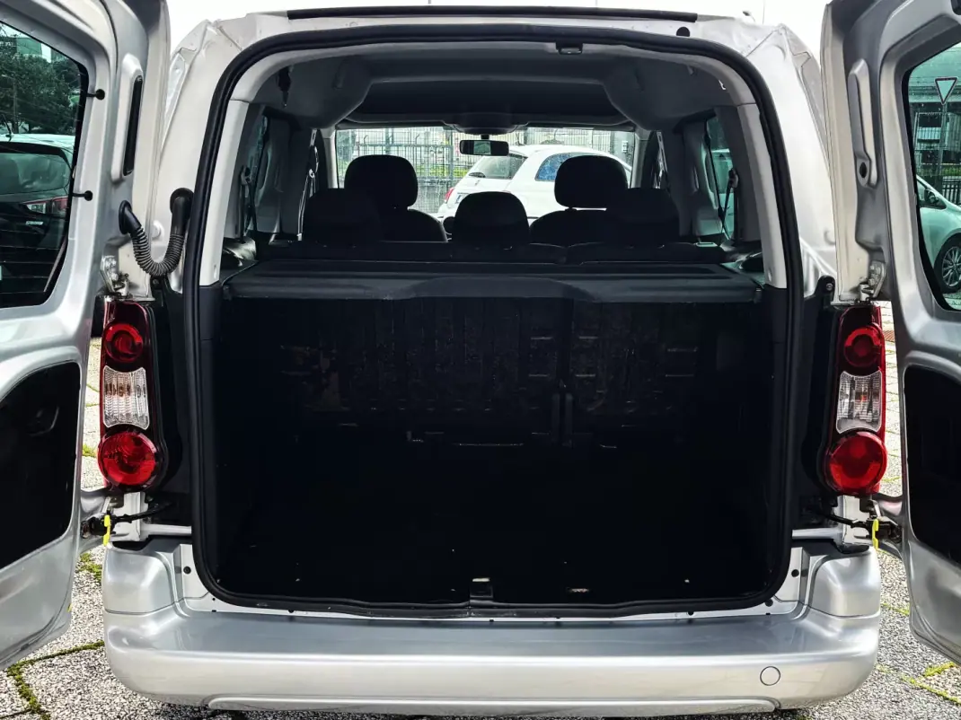 Peugeot Partner 2018 - 14900 EUR, 140000 km - AUTO.MOTO.pt - 140000km - foto 36 de 37