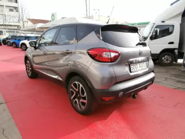 Renault Captur 2014 - 12900 EUR, 155622 km - AUTO.MOTO.pt - 155622km - foto 8 de 30