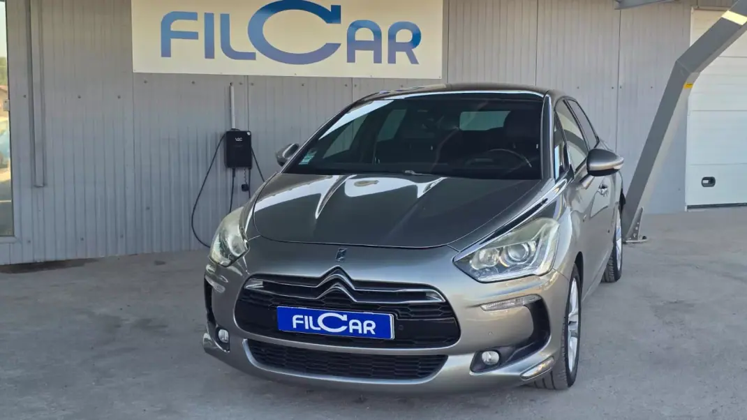 DS DS5 2013 - 10500 EUR, 216565 km - 216565km - foto 6 de 19