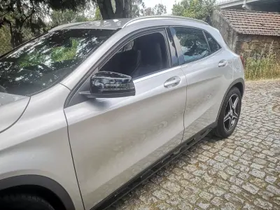 Mercedes-Benz GLA 180 2015 - 15250 EUR, 190000 km - AUTO.MOTO.pt - 190000km - foto 22 de 26
