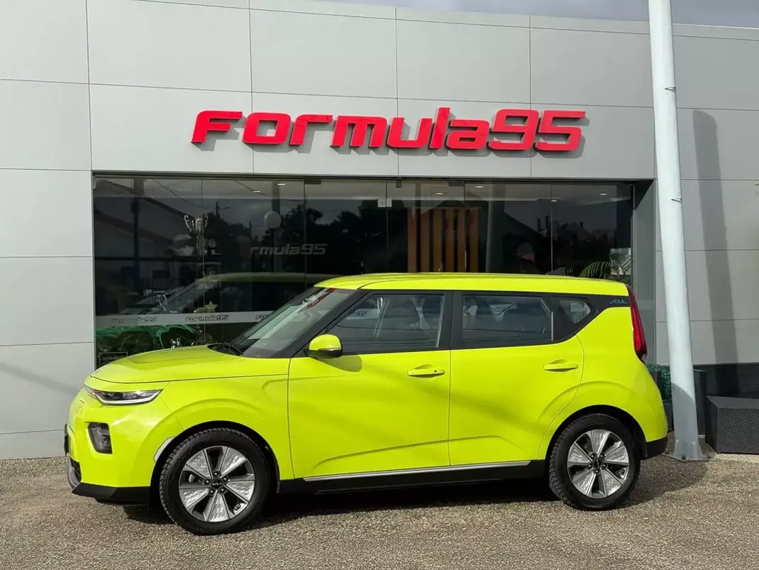 Kia e-Soul 2021 - 15900 EUR, 69728 km - AUTO.MOTO.pt - 69728km - foto 2 de 30