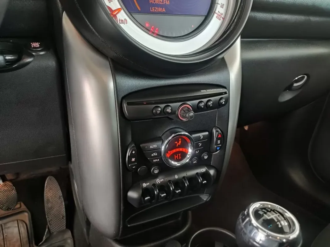 MINI Countryman 2013 - 13700 EUR, 149000 km - AUTO.MOTO.pt - 149000km - foto 12 de 15