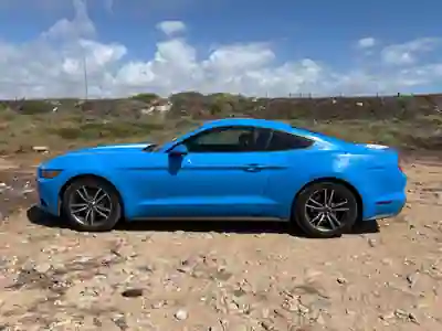 Ford Mustang 2015 - 34400 EUR, 96000 km - AUTO.MOTO.pt - 96000km - foto 6 de 14