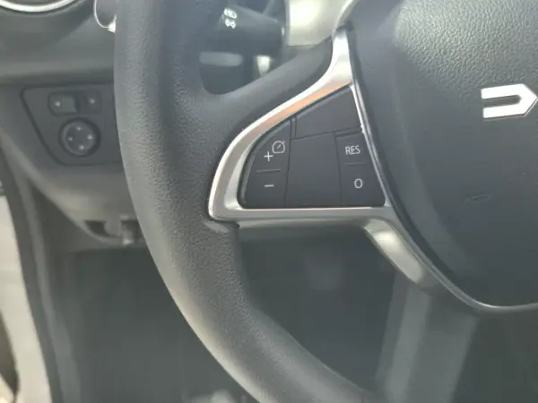 Dacia Spring 2023 - 14000 EUR, 13500 km - AUTO.MOTO.pt - 13500km - foto 12 de 22