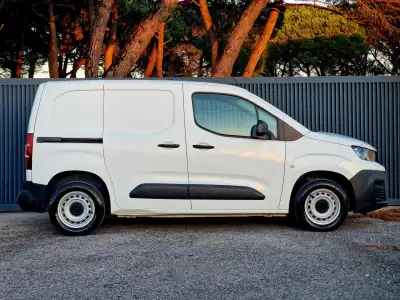 Peugeot PARTNER 1.6 BLUEHDI 100 CVM5 STANDARD ASPHALT 3 LUGARES 2019 - 13990 EUR, 69037 km - AUTO.MOTO.pt - 69037km - foto 4 de 19