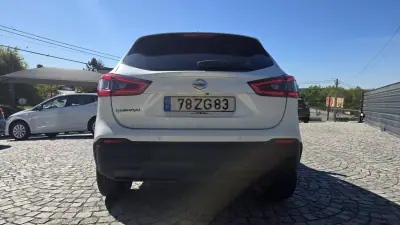 Nissan Qashqai 2019 - 18990 EUR, 110000 km - AUTO.MOTO.pt - 110000km - foto 6 de 31