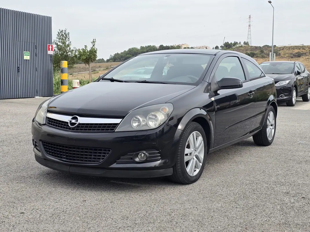 Opel Astra GTC 2008 - 2799 EUR, 320000 km - foto 1 de 12