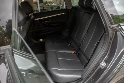 BMW 318 Gran Turismo 2019 - 21900 EUR, 233336 km - 233336km - foto 25 de 36