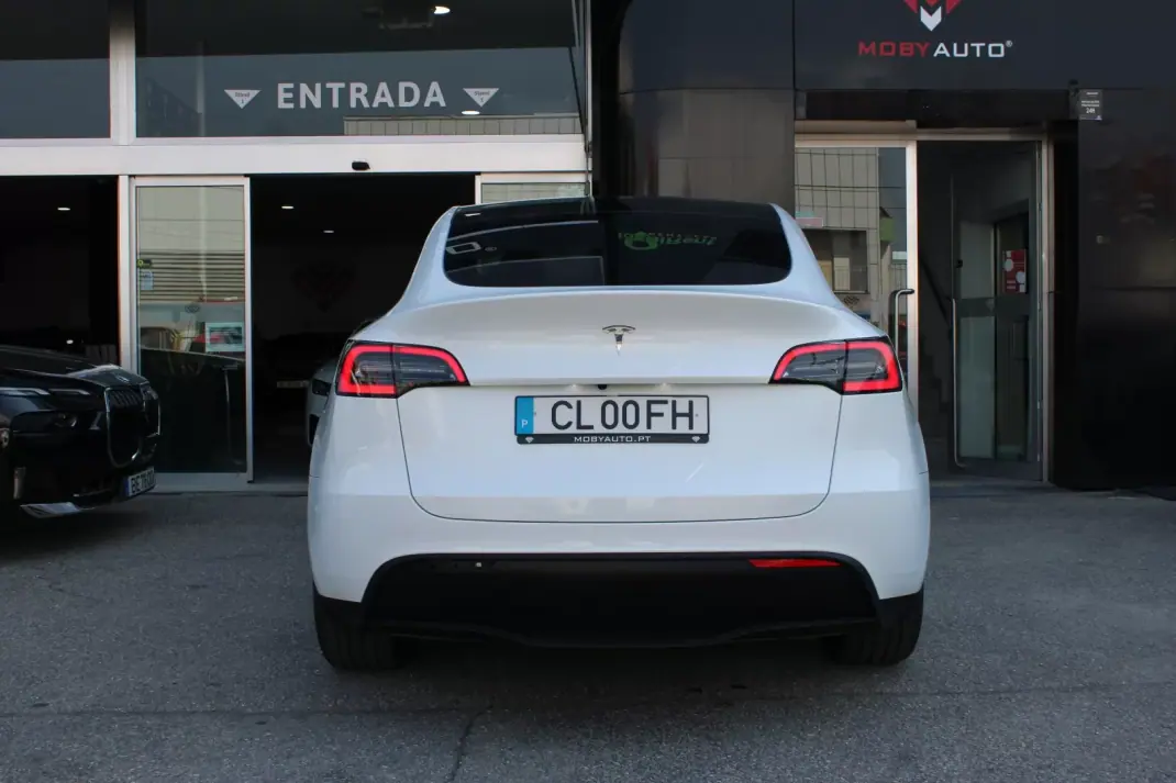 Tesla Model Y 2024 - 35900 EUR, 38745 km - 38745km - foto 8 de 38