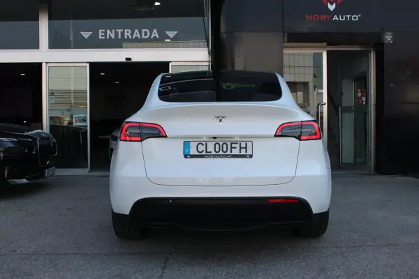 Tesla Model Y 2024 - 35900 EUR, 38745 km - 38745km - foto 8 de 38