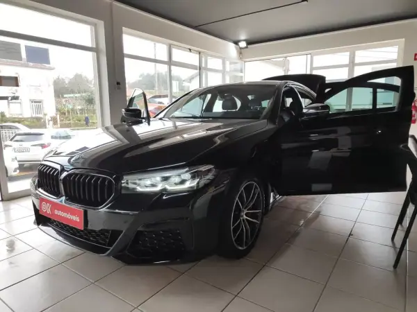 BMW 530e 2022 - 35650 EUR, 99990 km - AUTO.MOTO.pt - 99990km - foto 21 de 37