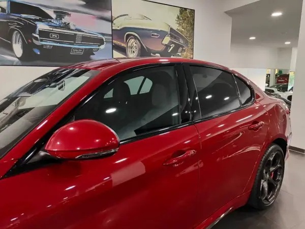 Alfa Romeo Giulia 2018 - 62500 EUR, 53000 km - AUTO.MOTO.pt - 53000km - foto 15 de 60