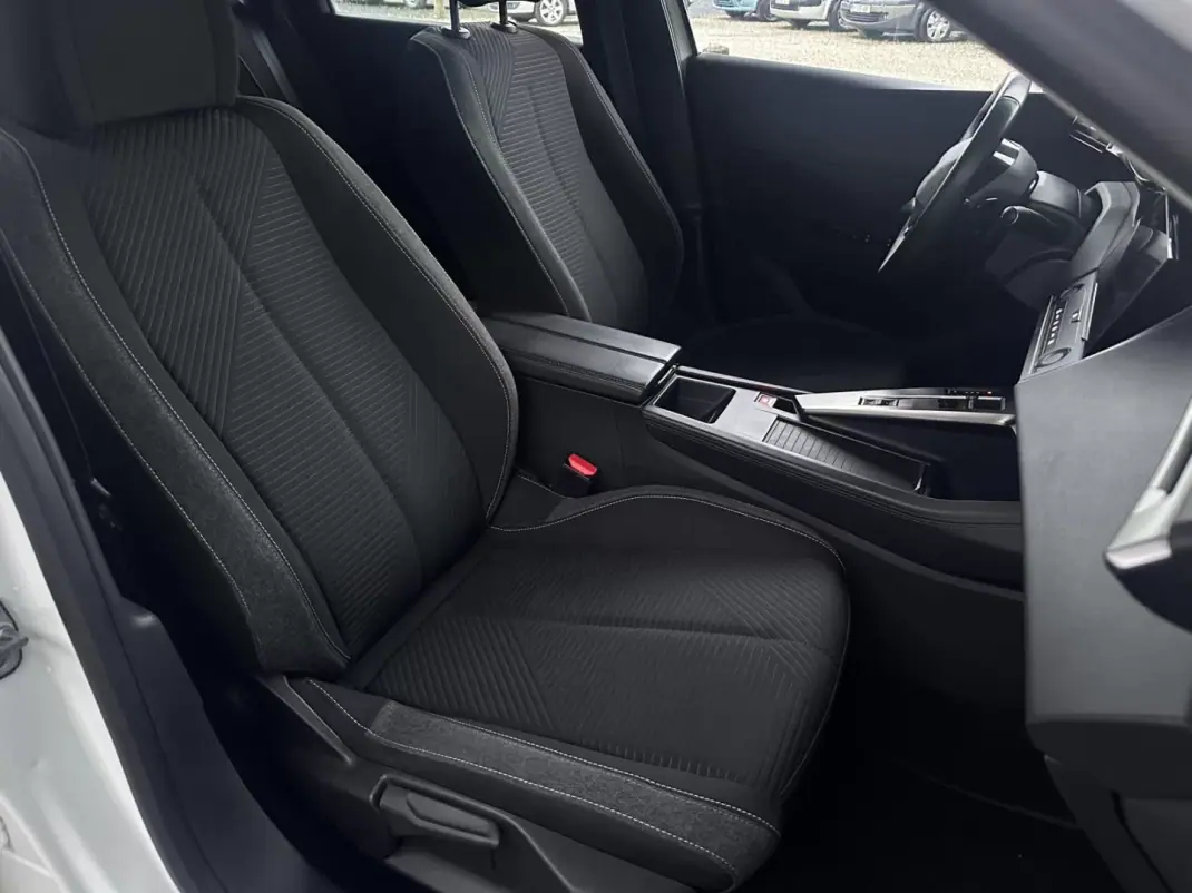Peugeot 308 SW 2022 - 17900 EUR, 142043 km - AUTO.MOTO.pt - 142043km - foto 9 de 17
