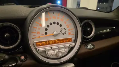 MINI Cooper 2010 - 9900 EUR, 144067 km - AUTO.MOTO.pt - 144067km - foto 40 de 56