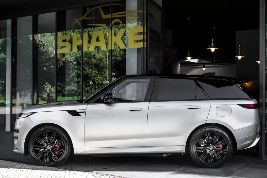 Land Rover Range Rover Sport 2023 - 83990 EUR, 131215 km - AUTO.MOTO.pt - 131215km - foto 2 de 46