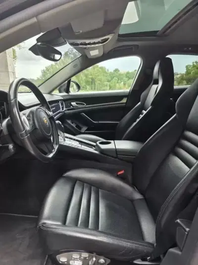 Porsche Panamera 2015 - 38499 EUR, 165000 km - AUTO.MOTO.pt - 165000km - foto 21 de 39