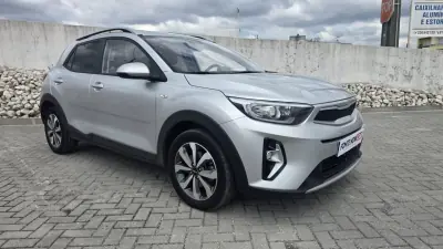 Kia Stonic 2023 - 17450 EUR, 27500 km - AUTO.MOTO.pt - 27500km - foto 2 de 18