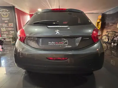 Peugeot 208 2014 - 9500 EUR, 220749 km - 220749km - foto 5 de 18