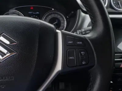 Suzuki Vitara 2019 - 15990 EUR, 77000 km - AUTO.MOTO.pt - 77000km - foto 17 de 32