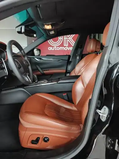 Maserati Ghibli 2015 - 34500 EUR, 129900 km - AUTO.MOTO.pt - 129900km - foto 24 de 36