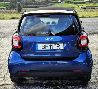 Smart Fortwo Cabrio 2021 - 12999 EUR, 30000 km - AUTO.MOTO.pt - 30000km - foto 17 de 19